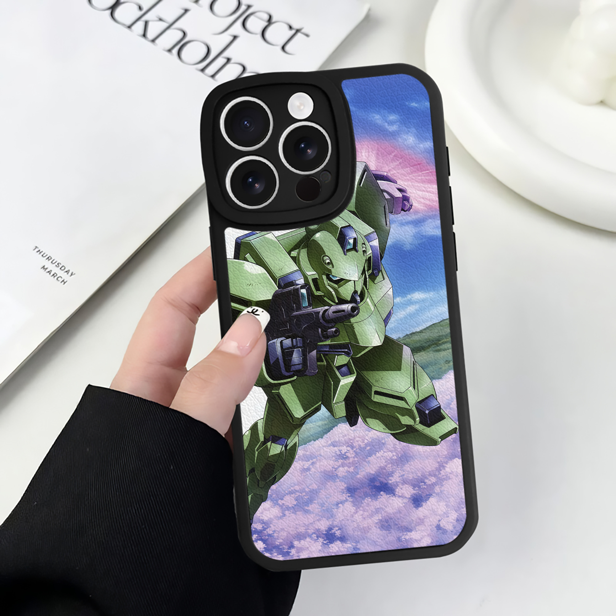 （画像用） 機動戦士ガンダム Mobile Suit Gundam 【iPhone 16シリーズ対応】シリコンスマホケース（レザー調） 材質：シリコン